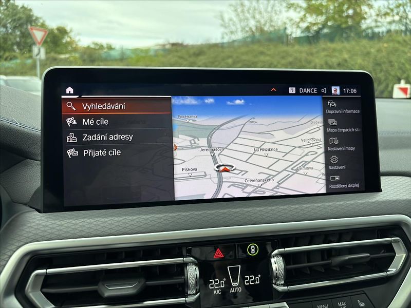BMW X3 3,0 M40d 250kW WEBASTO PANORAM - fotka 22 z 49