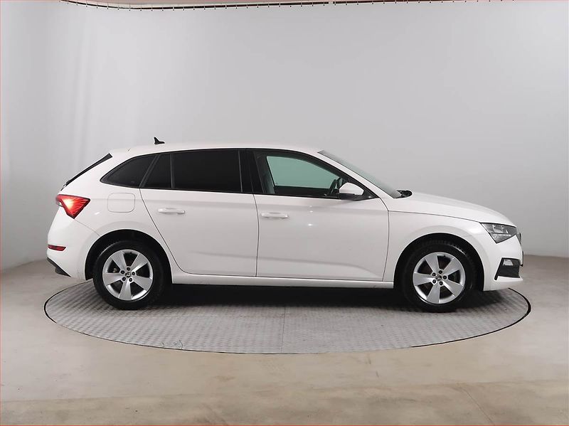 Škoda Scala (2019) Ambition 1.6 TDI, Tempomat - fotka 6 z 16