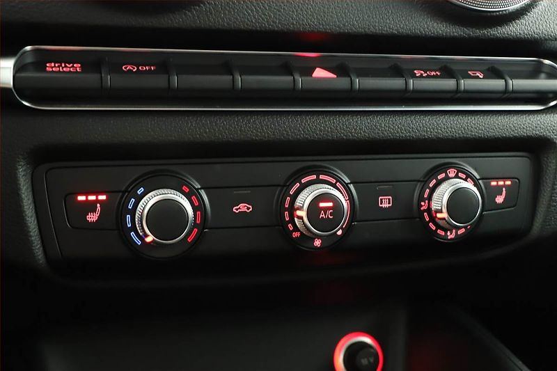 Audi A3 (2016) 1.2 TFSI, Automat, Navi - fotka 16 z 22
