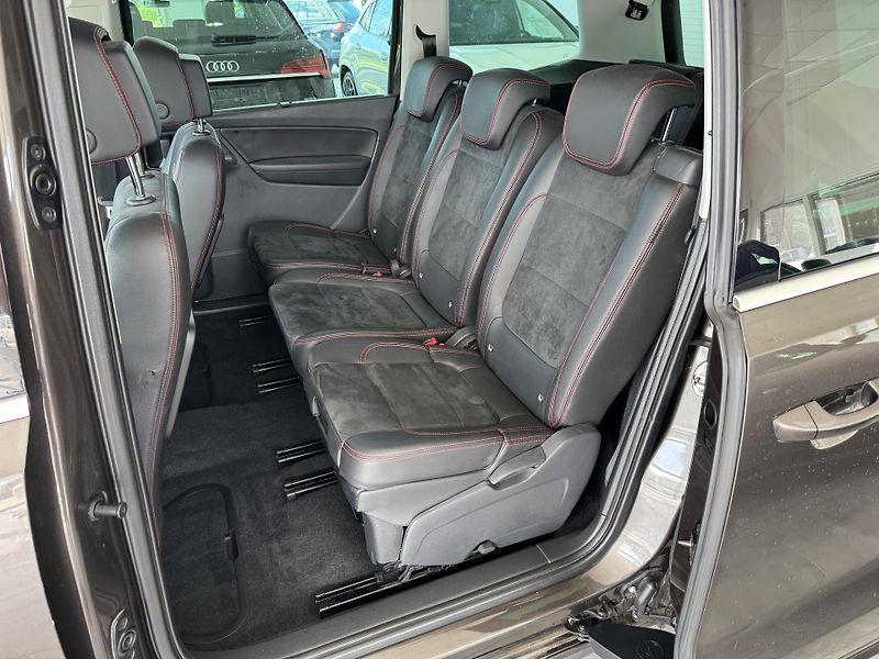 Seat Alhambra (2020) 1,4TSi FR-LINE 7.MÍST - fotka 19 z 33