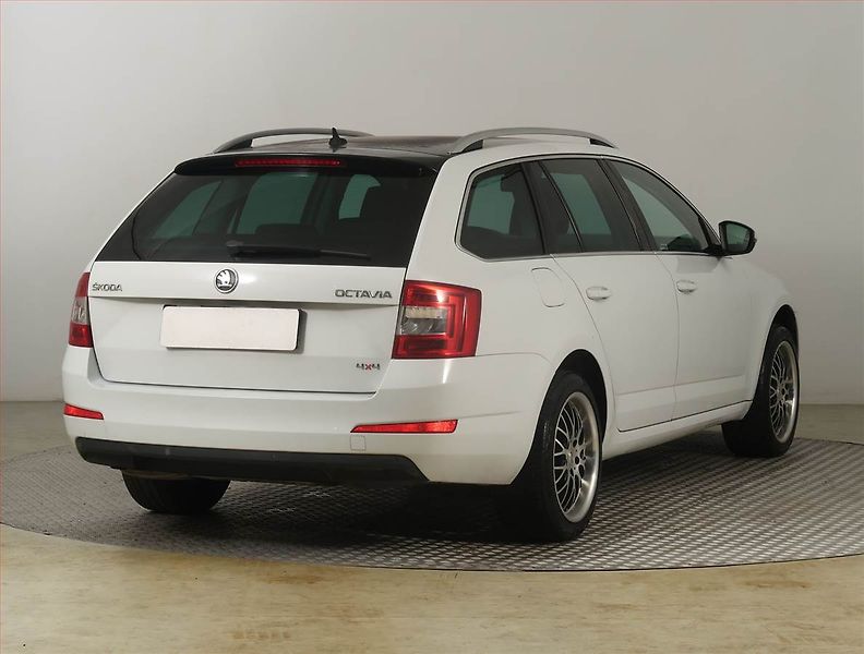 Škoda Octavia (2014) 2.0 TDI 4x4, 4X4, Xenony - fotka 5 z 25