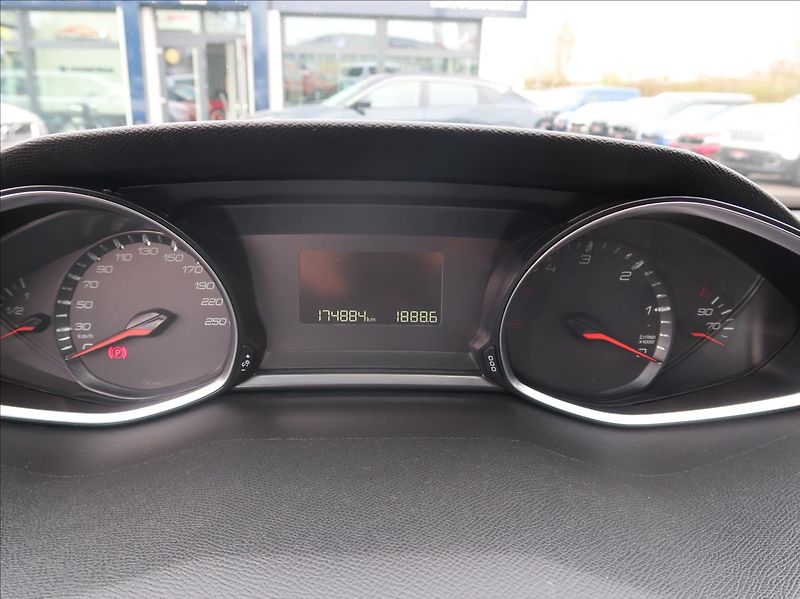 Peugeot 308 2,0 BHDi,110kW,BusinessLine - fotka 11 z 24