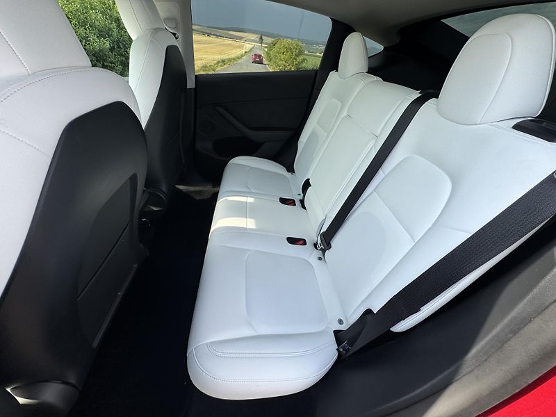 Tesla Model Y LR AWD Tažné EAP Boost Bílý in - fotka 8 z 27