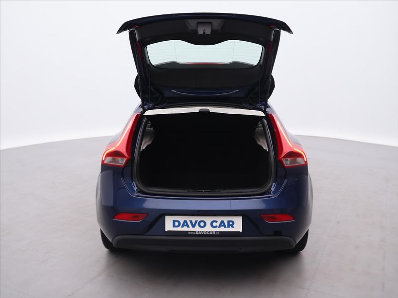 Volvo V40 1,6 D2 115 Summum - fotka 9 z 30