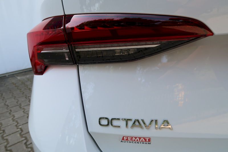 Škoda Octavia (2024) Combi TOP SELECTION 1,5 TSI M- - fotka 30 z 32
