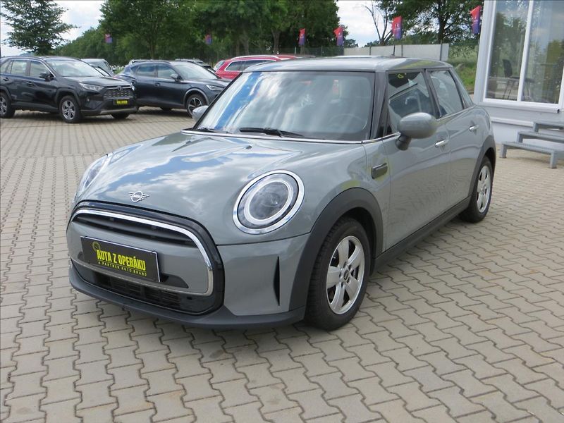 Mini Cooper 1,5 100kW CZ DPH Klima,Tempo - fotka 3 z 21