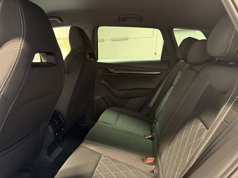 Škoda Karoq 1.5 TSI 110 kW ACT Sportline D - fotka 9 z 12