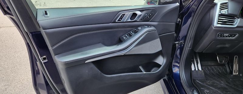 BMW X5 (2020) M50d SERVIS TAŽNÉ ČR IDIVIDUAL - fotka 15 z 48