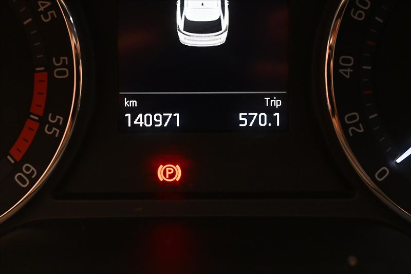 Škoda Octavia 2,0 TDI 110KW DSG Ambition Zár - fotka 17 z 32