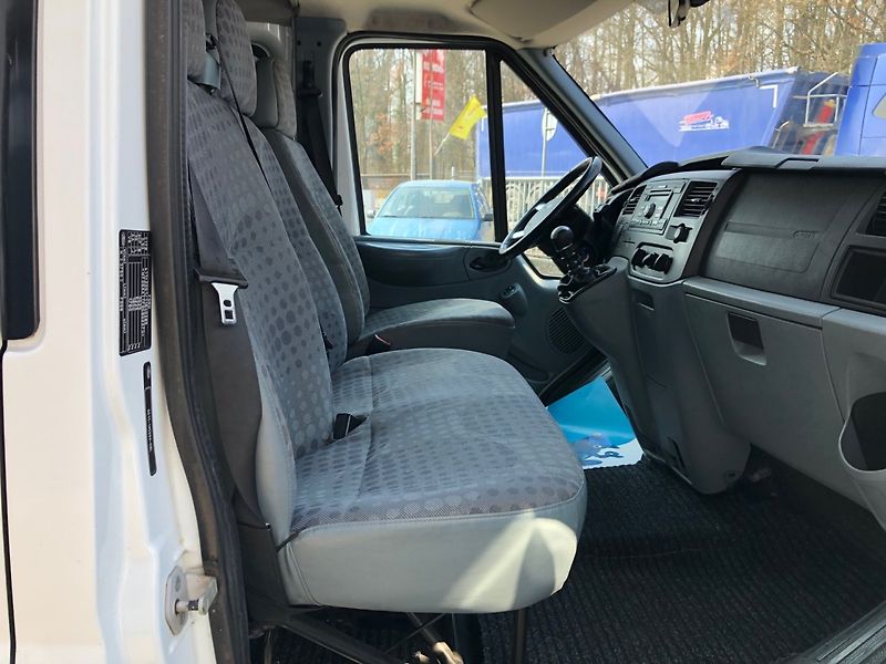 Ford Transit Courier (2013) 2.2 TDCi 9 Míst - fotka 14 z 24