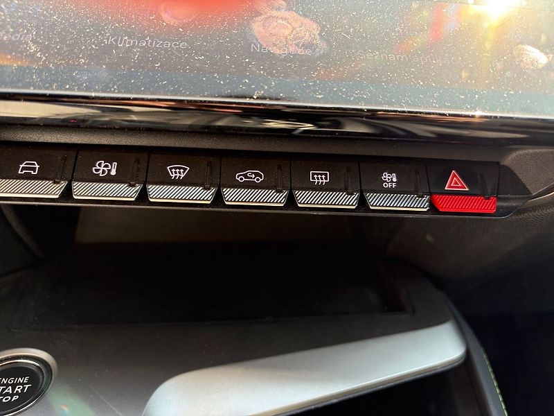 Peugeot 408 GT TOP VÝBAVA - fotka 14 z 19