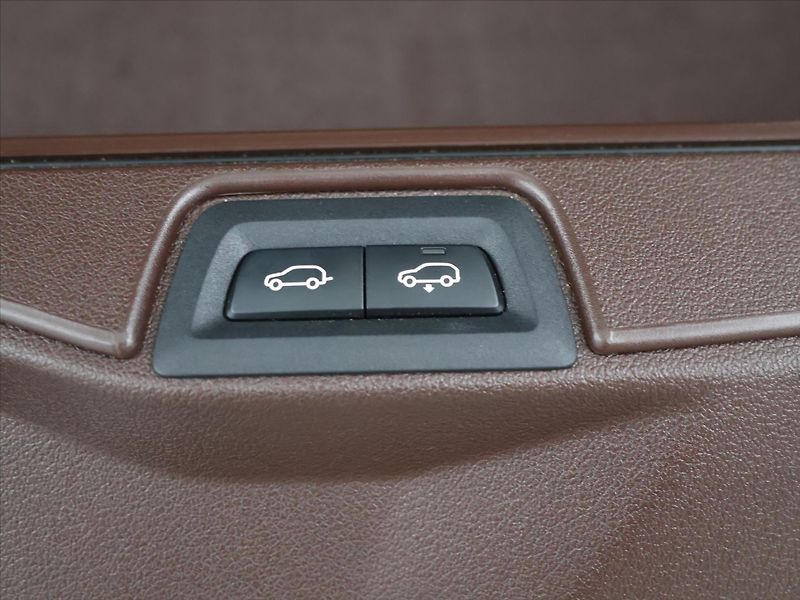 BMW X5 3,0 40 250kW xDrive Mpaket DPH - fotka 11 z 42