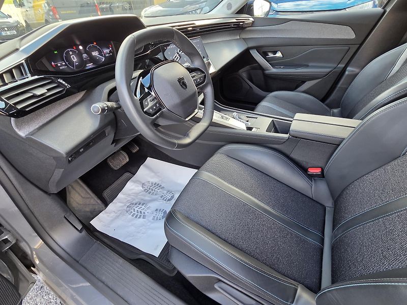 Peugeot 308 (2024) SW 1.2PT 130 ALLURE EAT8 - fotka 9 z 29