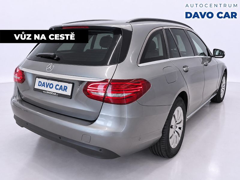 Mercedes-Benz Třídy C 1,6 200d 118kW Aut. DPH 1.Maj. - fotka 5 z 10
