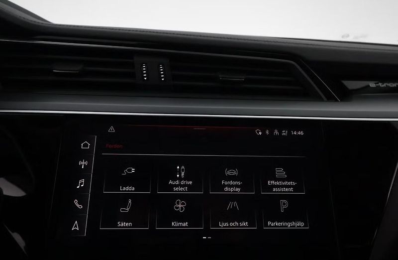 Audi Q8 e-tron 55 Q Kamera Tažné LED Vzduch - fotka 19 z 27