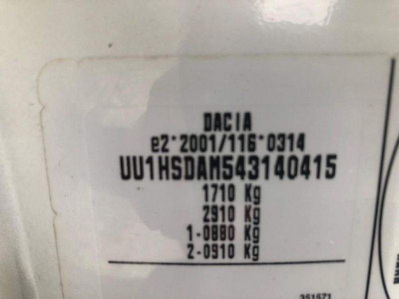 Dacia Duster (2010) 1.6 16 V Top Stav Klima - fotka 25 z 25
