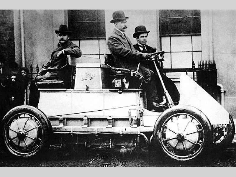Ferdinand Porsche se narodil 3. září 1875 ve Vratislavicích u Liberce