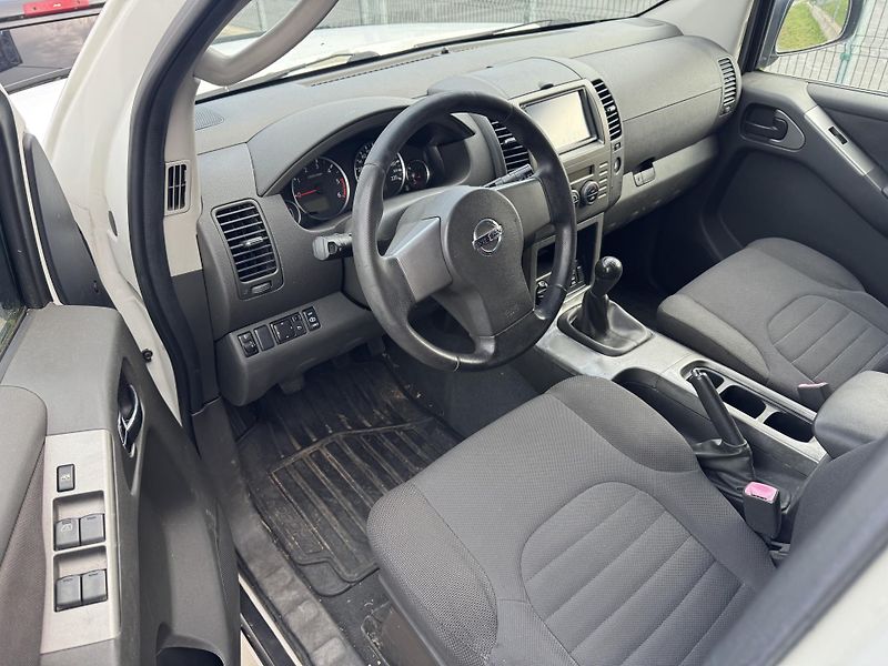 Nissan Pathfinder (2008) 2.5DCI 125kw AT 4x4 - fotka 12 z 24