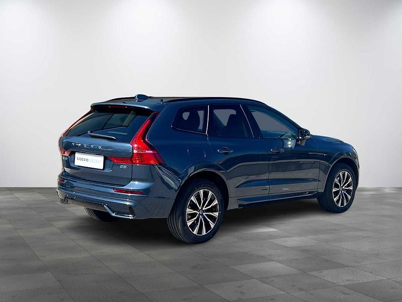 Volvo XC60 B5 AWD PLUS, ACC, LIGHT PAKET - fotka 3 z 22