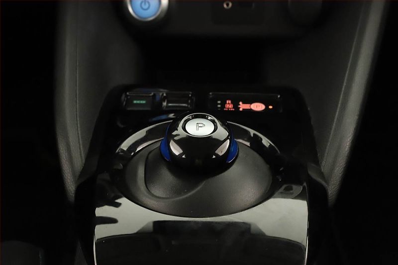 Nissan Leaf (2019) 40 kWh, SoH 87%, Automat - fotka 10 z 17