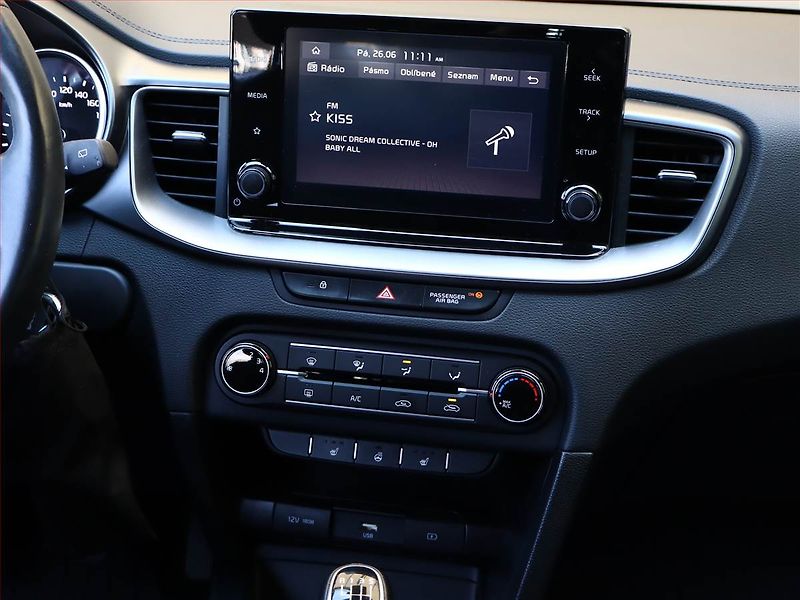 Kia Ceed (2022) 1.5 T-GDI, ČR,1.maj - fotka 10 z 16