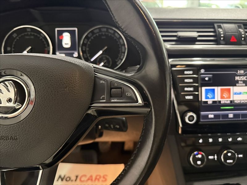 Škoda Superb 2,0   TDI 110kW STYLE 4x4 TAŽN - fotka 11 z 47