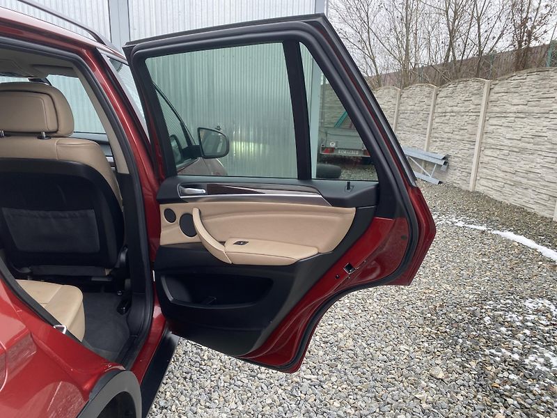 BMW X5 3.0TDi 4x4 235PS CZ TOP STAV!! - fotka 125 z 169
