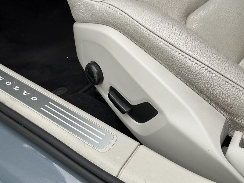Volvo S90 2,0 B5 184kW CZ DPH - fotka 19 z 41