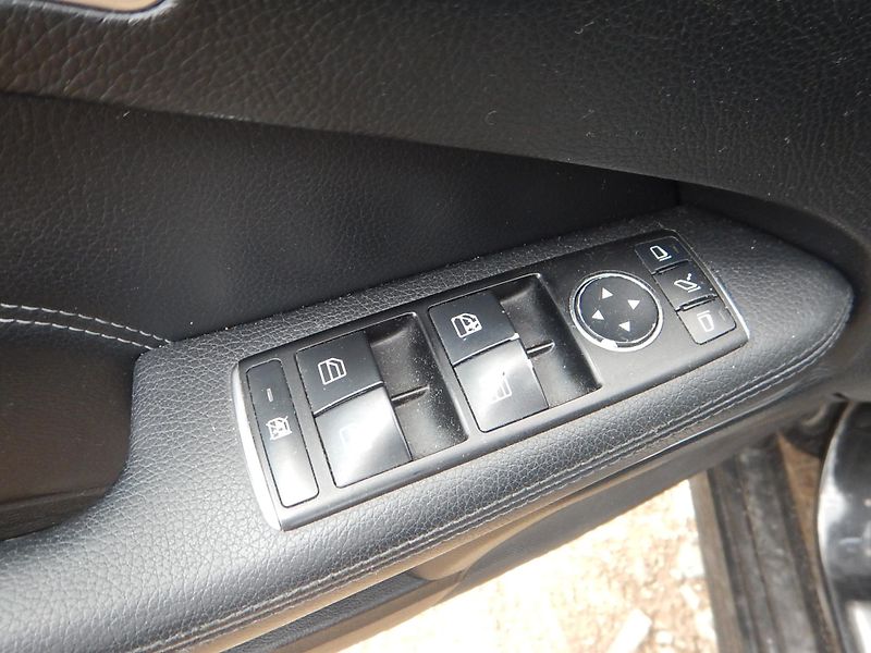 Mercedes-Benz Třídy E E 220 CDI, DIGIKLIMA, TAŽNÉ - fotka 17 z 25