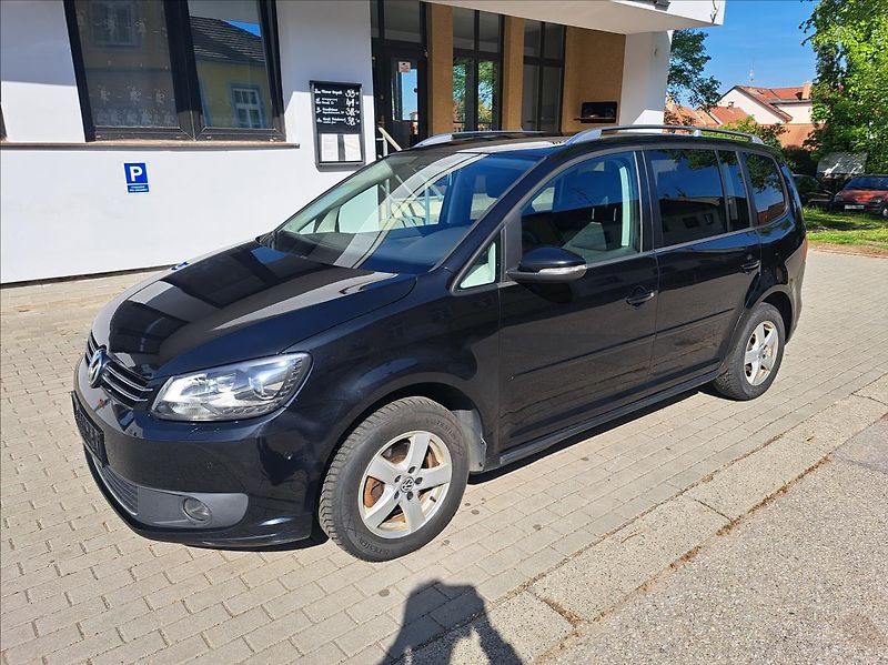 Volkswagen Touran 1,6 TDI Comfortline - fotka 5 z 43