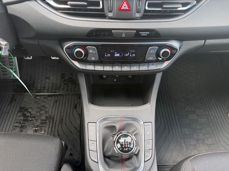 Hyundai i30 (2023) N LINE 1.0T-GDI 88kW CZ DPH - fotka 10 z 11