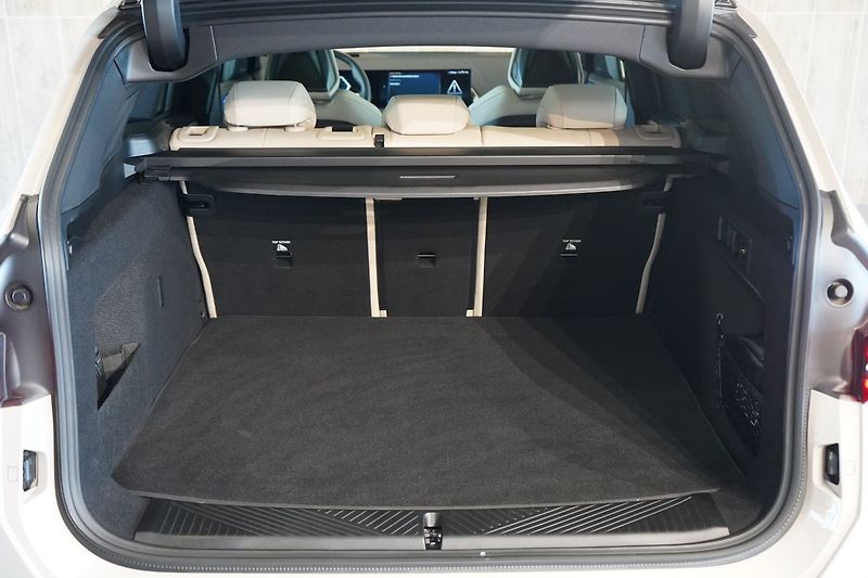BMW X3 20d xDrive, Tažné, Vetnilace - fotka 13 z 49