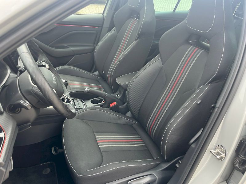 Škoda Scala (2025) Monte Carlo 1.0TSi 85kW 6°manu - fotka 12 z 29