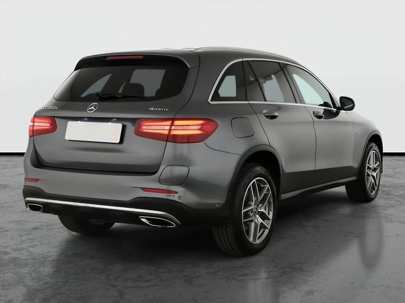 Mercedes-Benz GLC (2017) 350 e 4MATIC - fotka 5 z 20