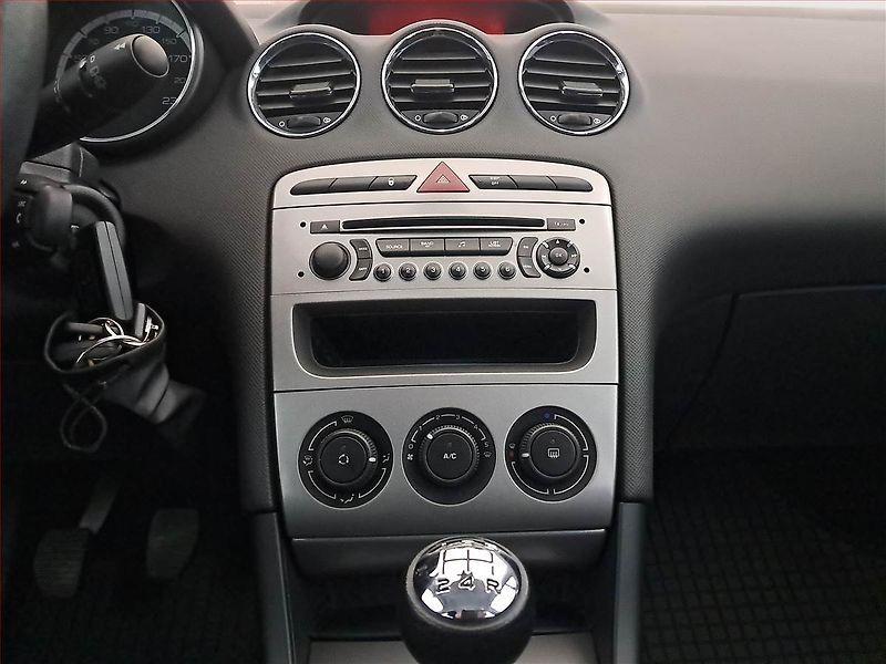 Peugeot 308 (2011) 1.6 HDi, Serv.kniha, Tempomat - fotka 12 z 15
