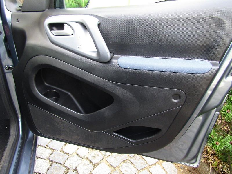 Citroën Berlingo (2009) 1.6 16V 66kW - fotka 26 z 37