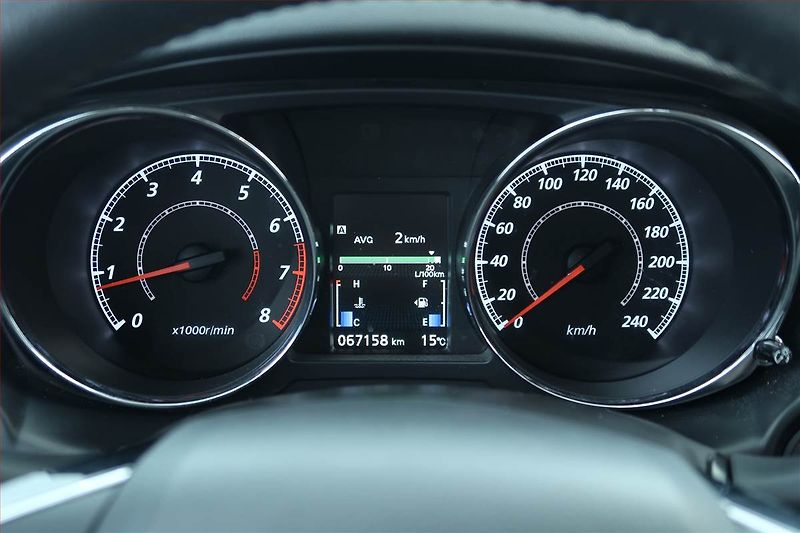 Mitsubishi ASX (2018) 1.6 MIVEC, Serv.kniha, Navi - fotka 11 z 18