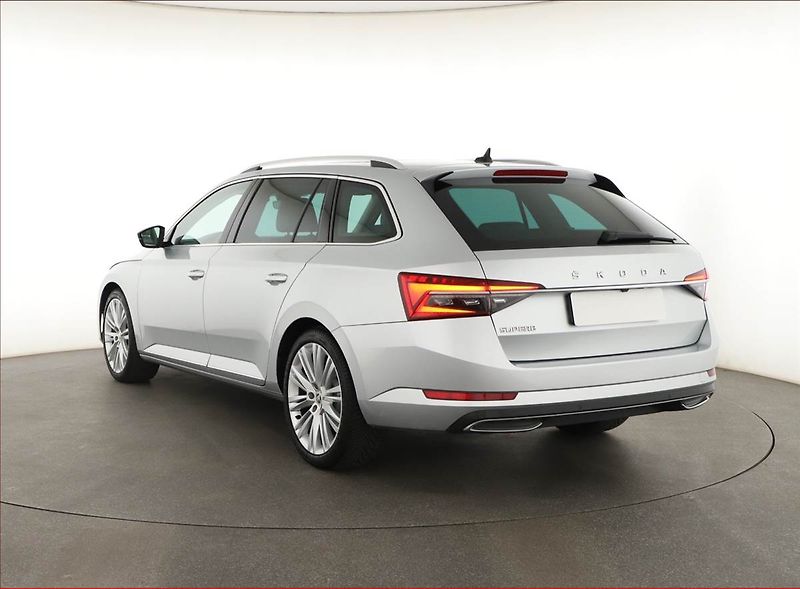 Škoda Superb (2023) Laurin&Klement 2.0 TDI - fotka 4 z 21