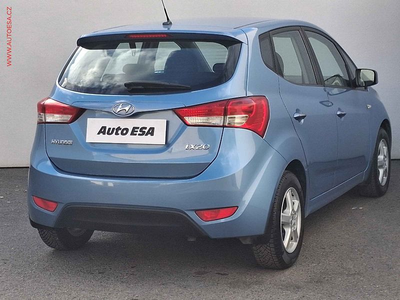 Hyundai ix20 (2012) 1.6i, 1.maj,ČR, AC. STK6/28 - fotka 4 z 17