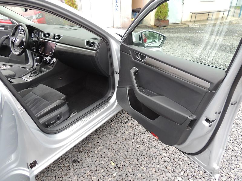 Škoda Superb (2020) 2.0TDi,110kw,Style,webasto,ČR - fotka 15 z 39