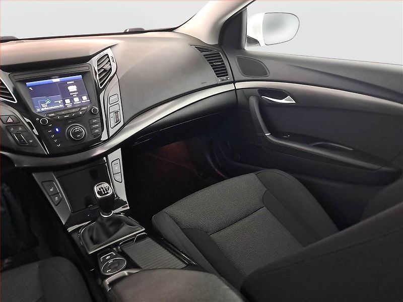 Hyundai i40 (2018) 1.7 CRDi, ČR,1.maj, Navi - fotka 8 z 19