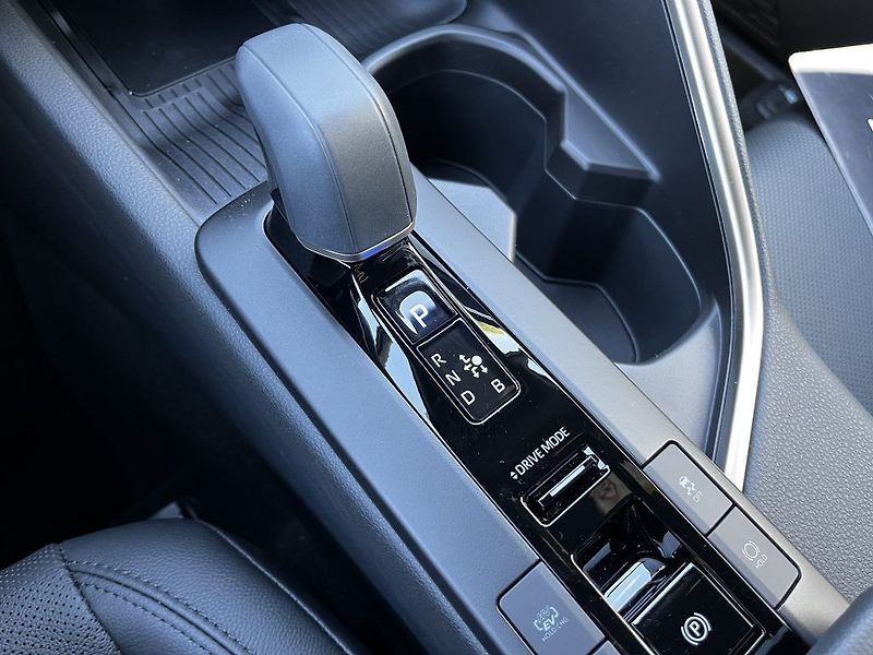 Toyota C-HR 2.0 Plug-in Hybrid Executive - fotka 23 z 34