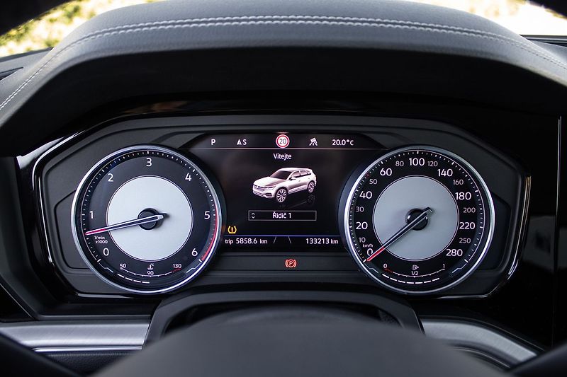 Volkswagen Touareg - fotka 13 z 26