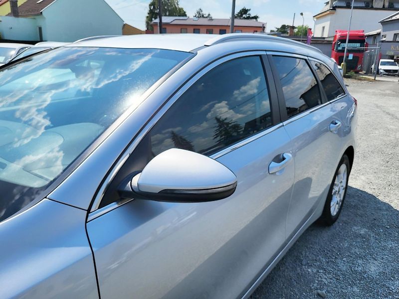 Kia Ceed 1.5 T-GDI 118kW Top SW *ČR - fotka 39 z 49