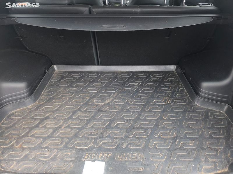 Hyundai ix35 2.0D4X4,70KM,MAX VÝBAVA,KRÁSNÝ - fotka 9 z 31