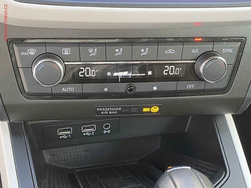 Seat Arona (2018) 1.0 TSi, Xcellence, DSG, navi - fotka 15 z 19