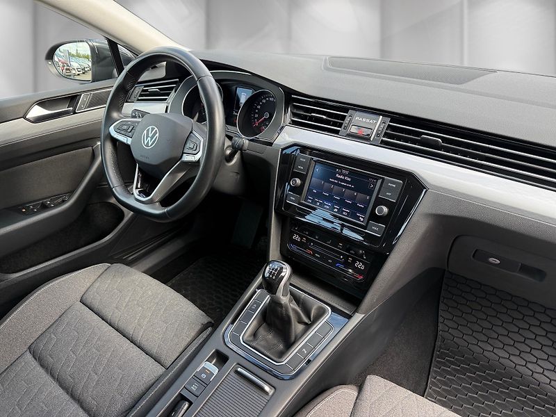 Volkswagen Passat (2023) 1,5 TSi 110 kW Business  - fotka 21 z 24