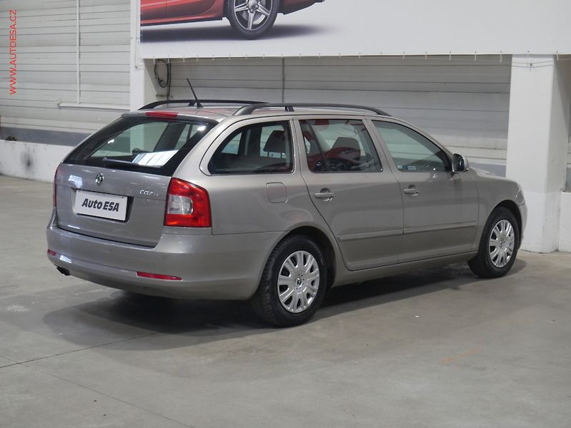 Škoda Octavia (2011) 1.4TSI, 1.maj,ČR, Ambition, - fotka 6 z 16