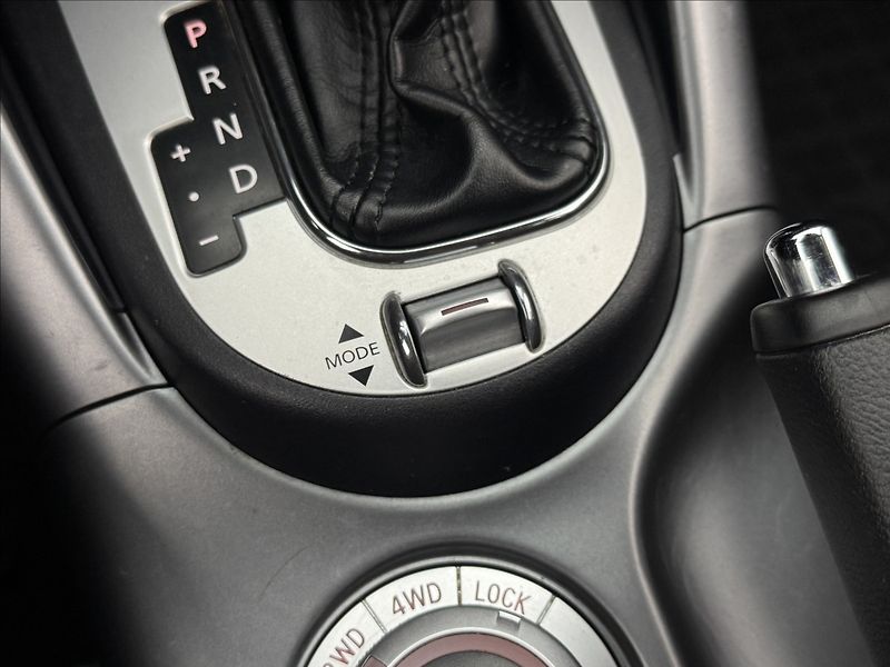 Mitsubishi Outlander 2,2 4WD AUTOMAT VÝHŘEV KAMERA - fotka 19 z 34