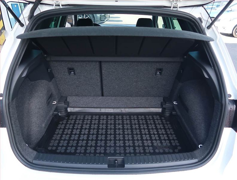 Seat Arona (2021) Xperience 1.0 TSI, ČR,1.maj - fotka 14 z 19